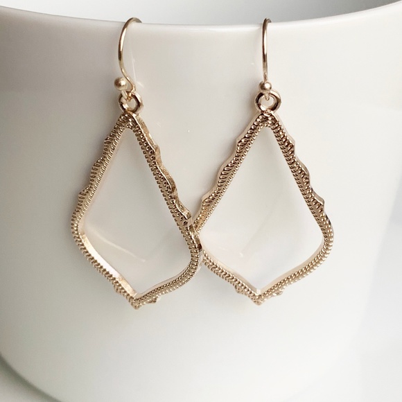 NEW Small Frame Earrings (rose gold) - Picture 6 of 8